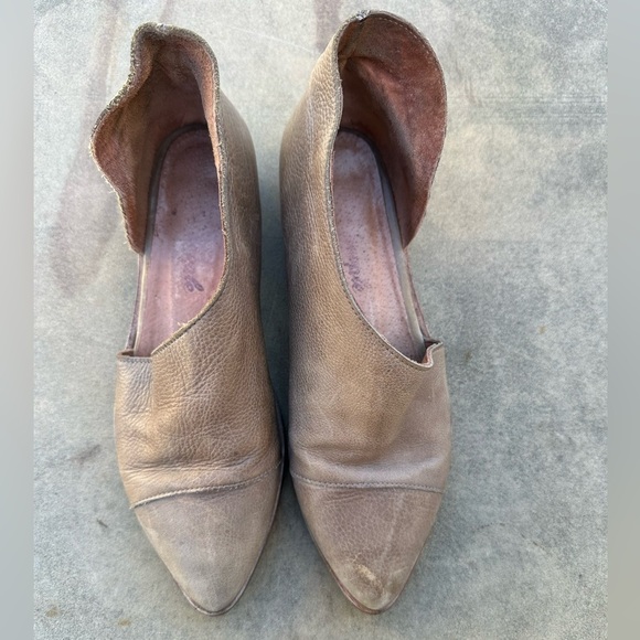 Free People Royale Flat D'Orsay Shoes Taupe Leather Size 37 US 7 - Picture 11 of 11